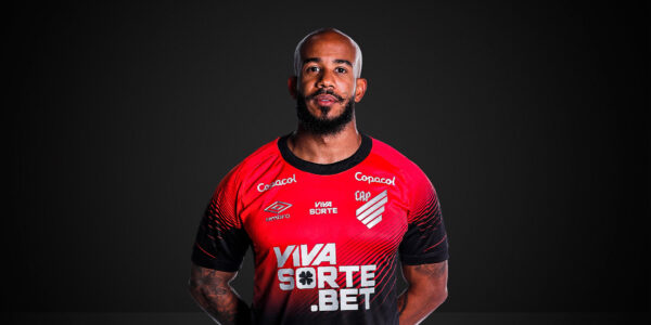 São Paulo enfrenta três ex-atletas no confronto contra o Athletico-PR.