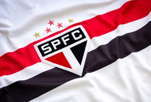 São Paulo postergou a votação a respeito do patrocínio de um banco digital, o que causou um impasse nas finanças da cidade.