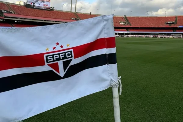 São Paulo elabora novas táticas após o Brasileirão, porém desafios e transformações estão no horizonte.